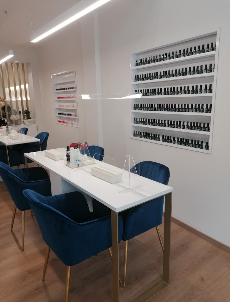 GOLDN nail salon