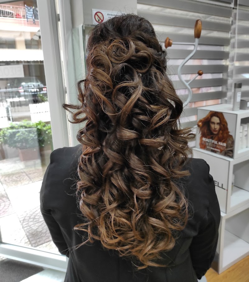 Hair studio Φωτεινή
