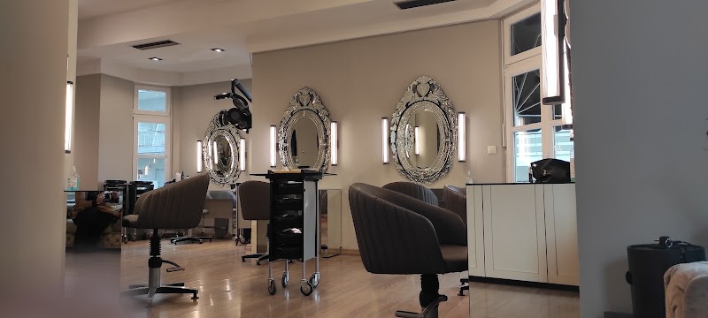 Yianni hair spa