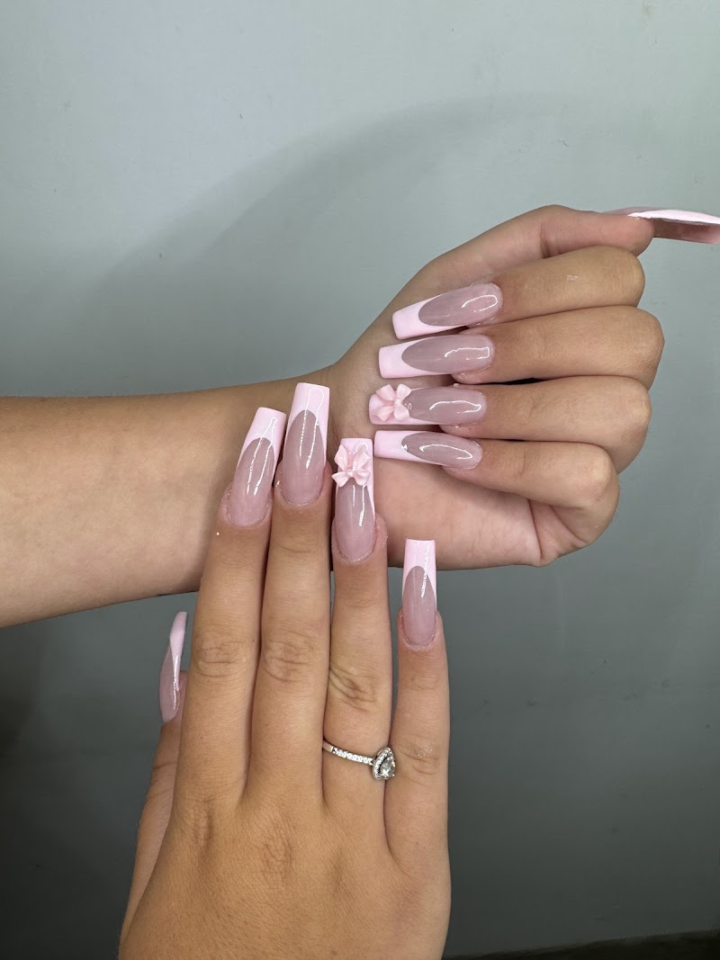 White Luxury Beauty Salon