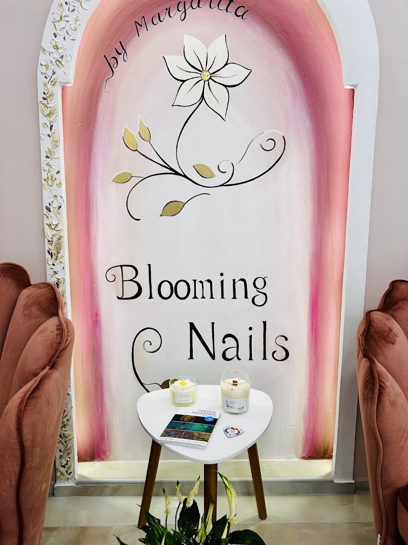 Blooming Nails by Margarita