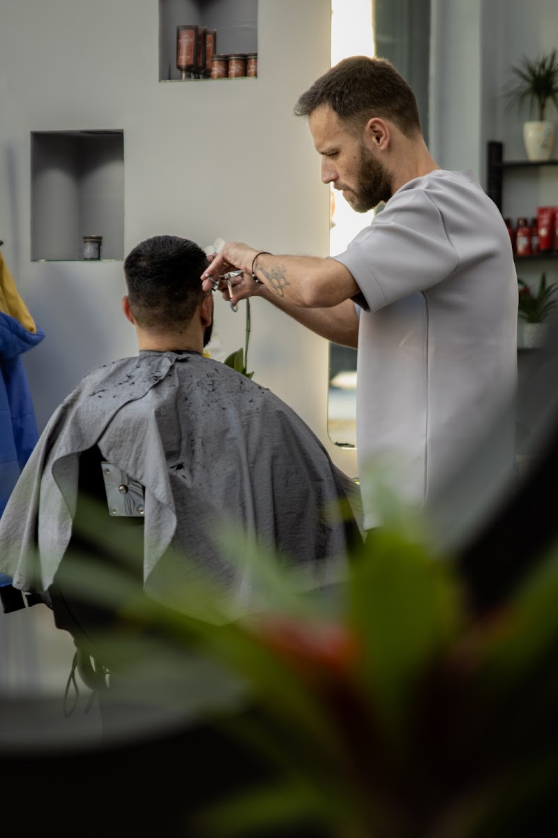 Creation Haircuts - Κομμωτήριο Ανδρών Γυναικών Καλαμαριά