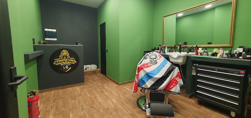 Black Dog's Barbershop skg