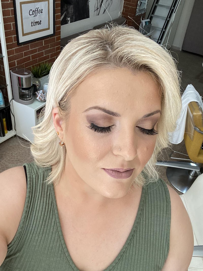 MAKEOVER-HAIR-FACE-NAILS