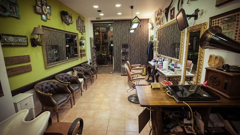 Kουρείο - Ξουρείο "Γιάννης". Barbershop.