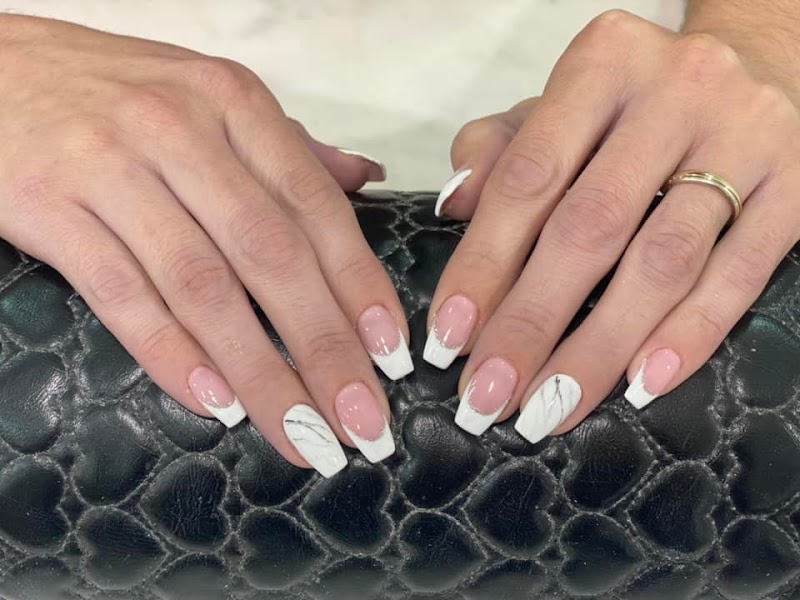 Golden Beauty Salon