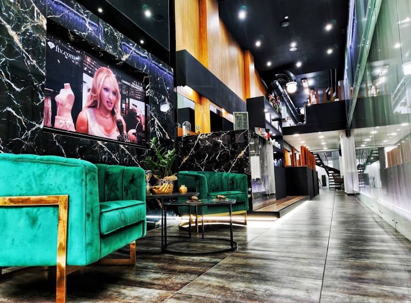 Famous Hair and Beauty Downtown